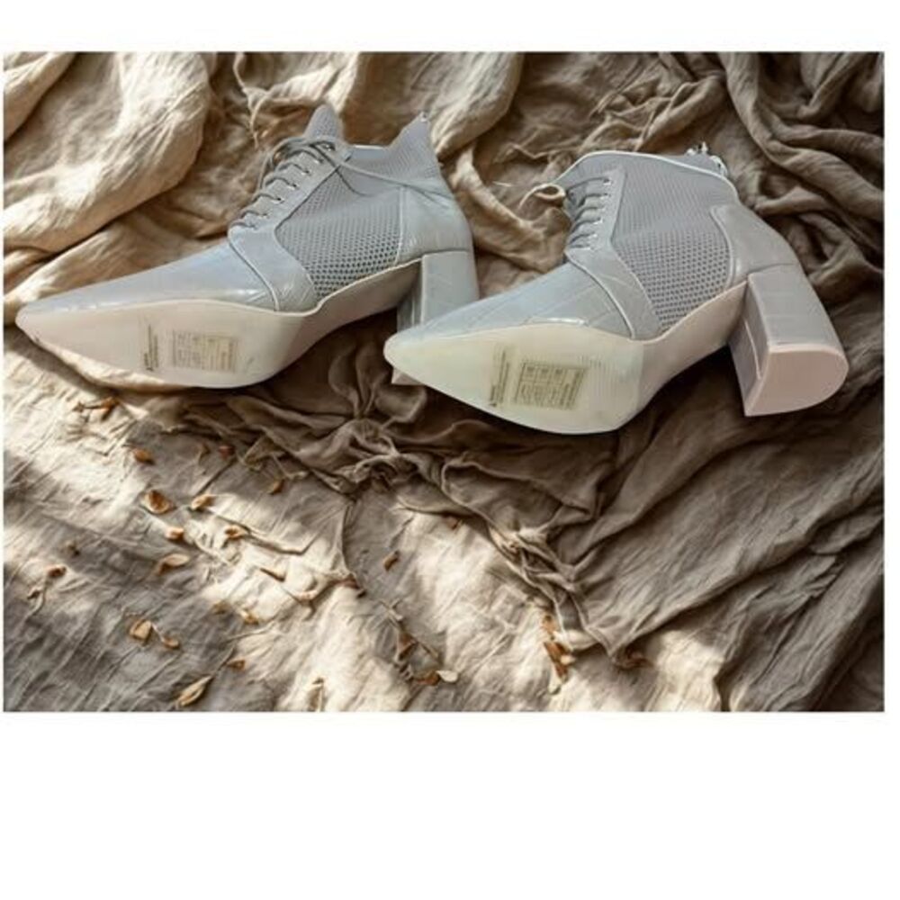 Stylish Gray Ankle Booties with Block Heels by Olivia & Kate Size8
